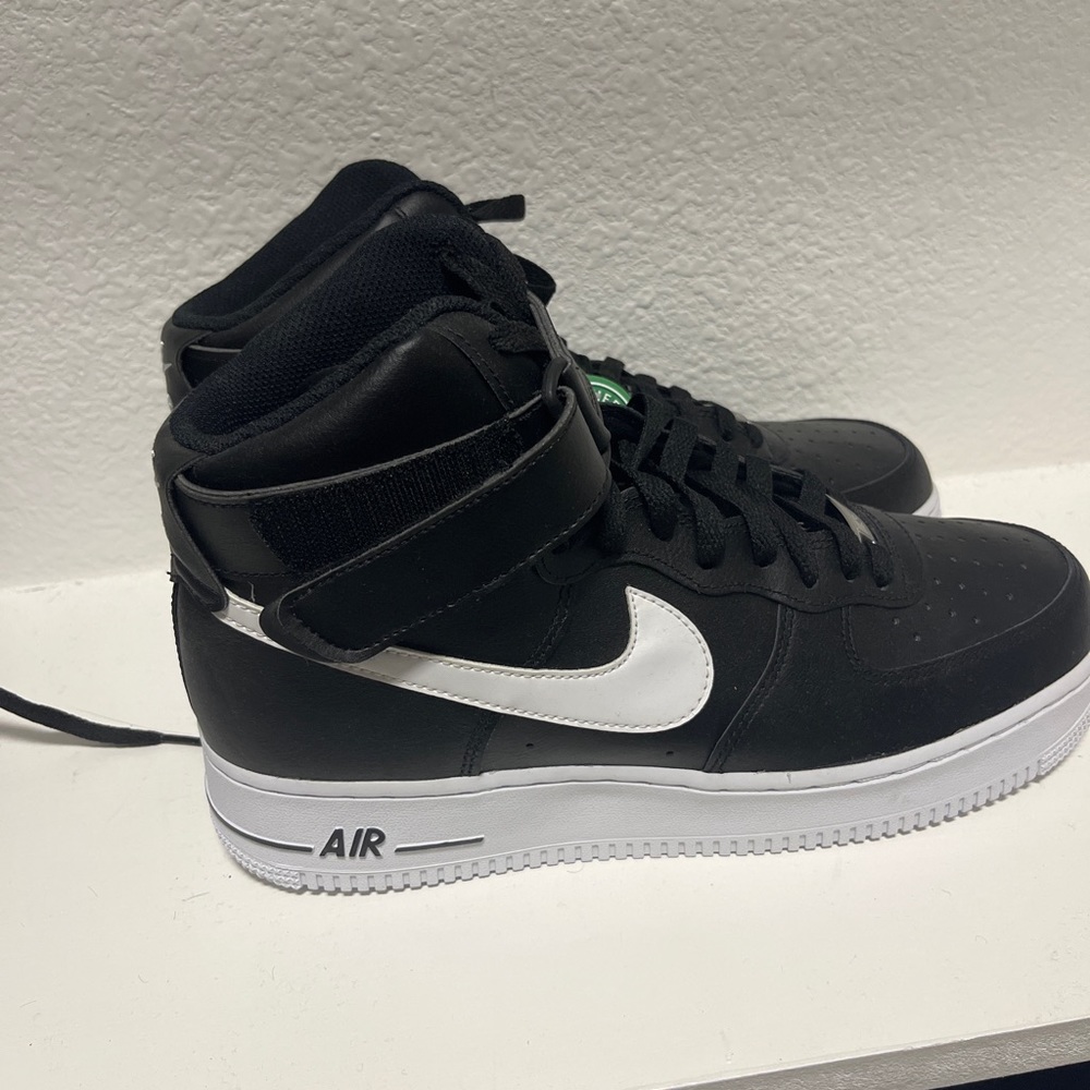 Nike Air Force High Black and White Oreo color way